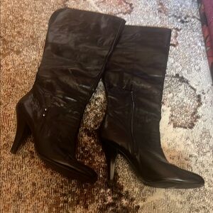 Elegant Black Knee-High Women's Boots